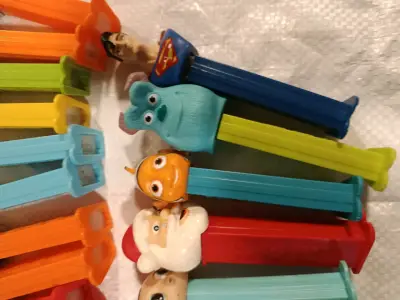 Colección de dispensadores PEZ con personajes animados - miniatura 6
