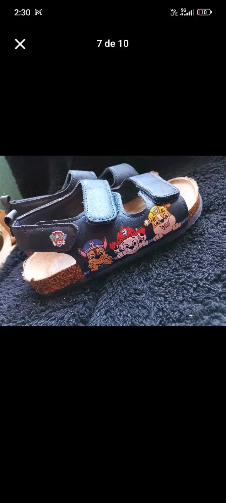 Sandalias para niños grises con detalles amarillos - 2