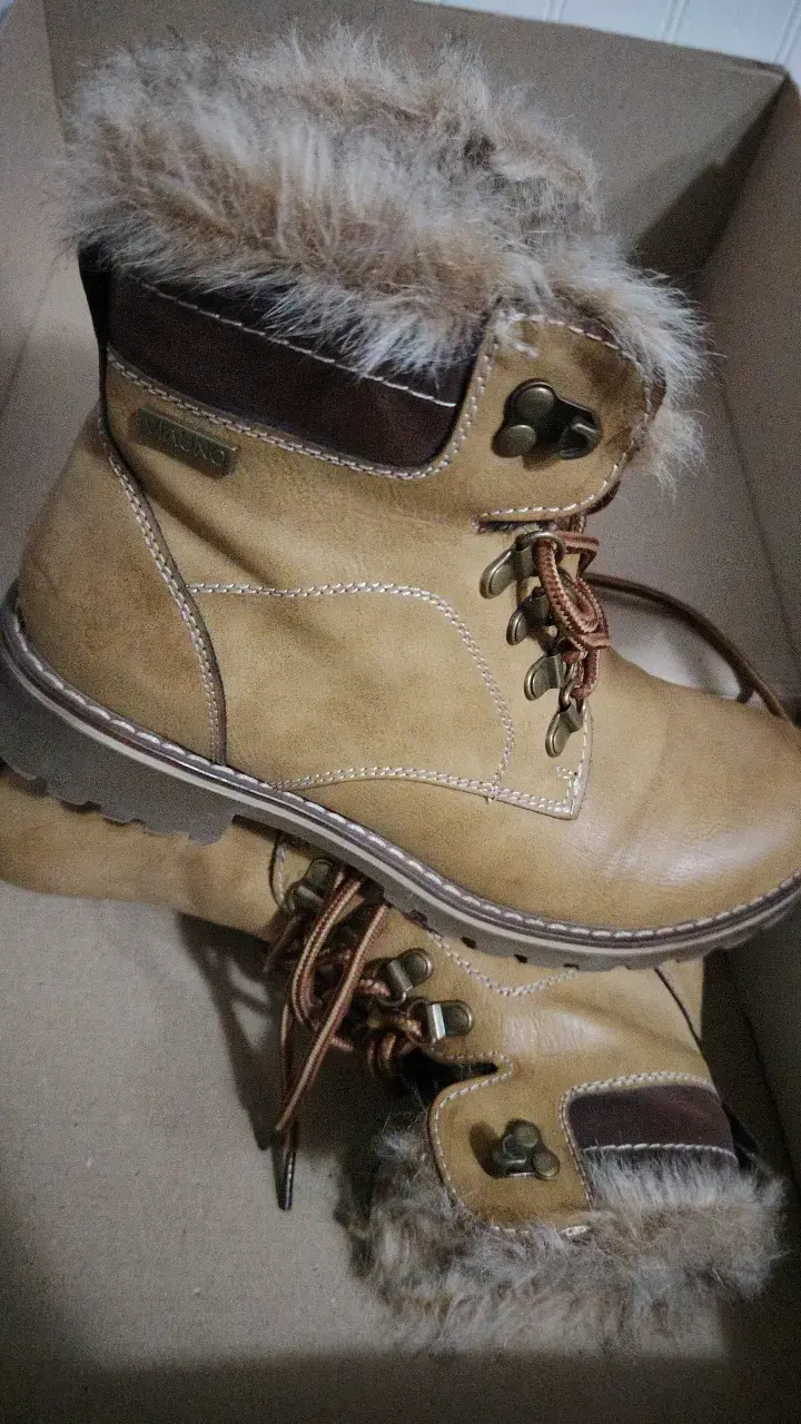 Botas de cuero beige con forro de piel - 2