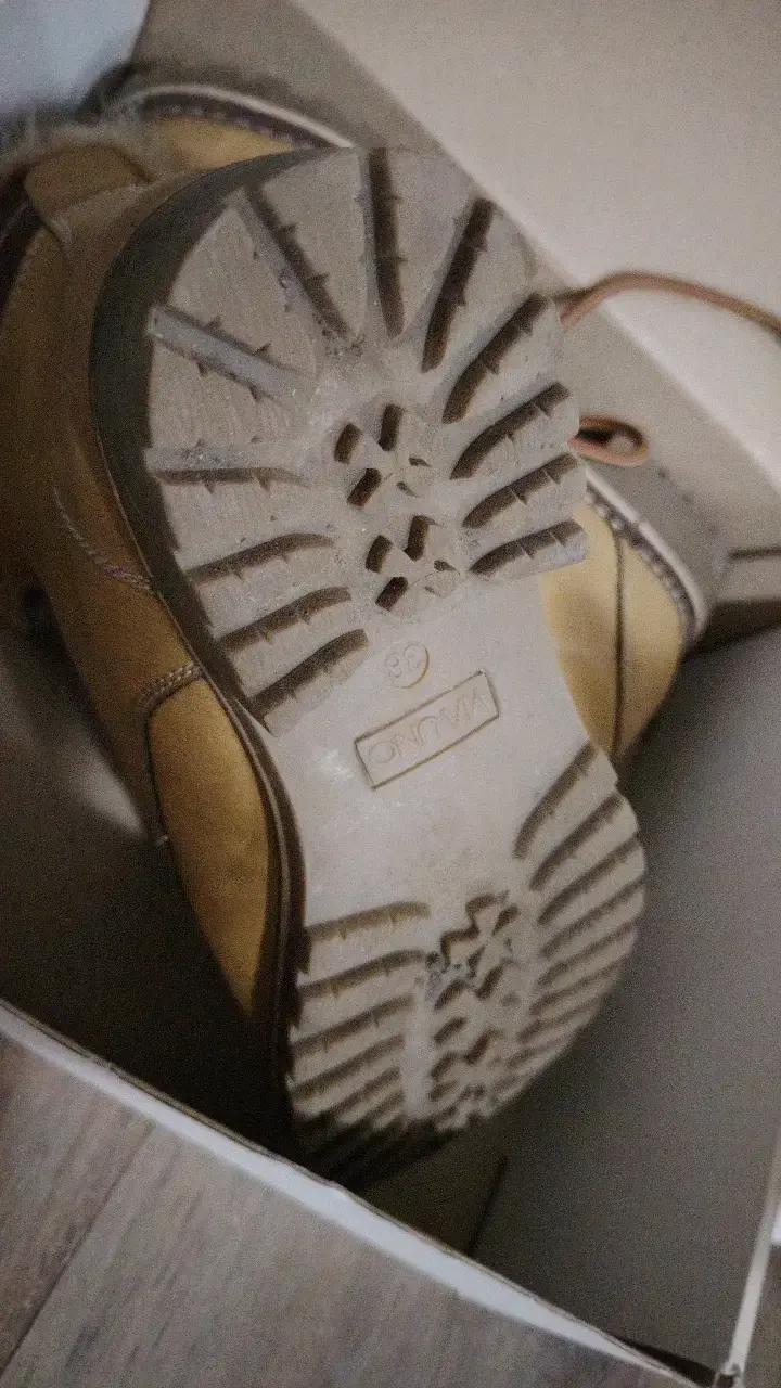 Botas de cuero beige con forro de piel - 3
