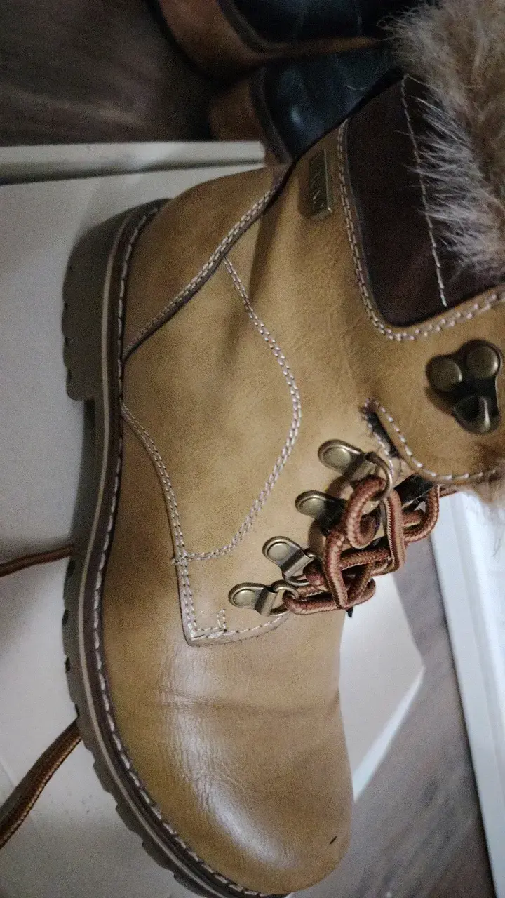 Botas de cuero beige con forro de piel - 4