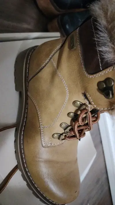 Botas de cuero beige con forro de piel - miniatura 4