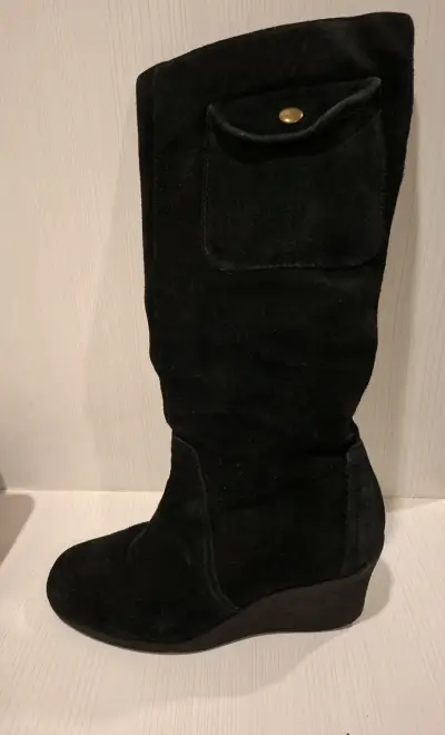Botas negras de gamuza con tacón medio - miniatura 1
