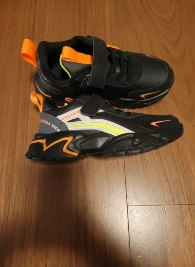 Zapatillas deportivas para niños. Talla 32-33 - miniatura 1