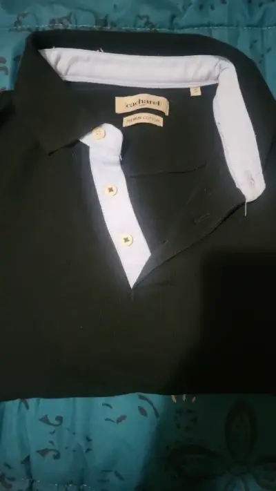 Polera polo negra Cacharel de algodón premium - miniatura 1