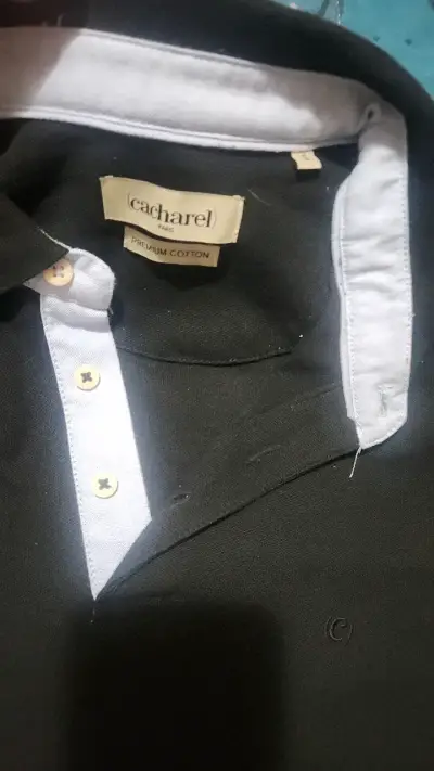Polera polo negra Cacharel de algodón premium - miniatura 2