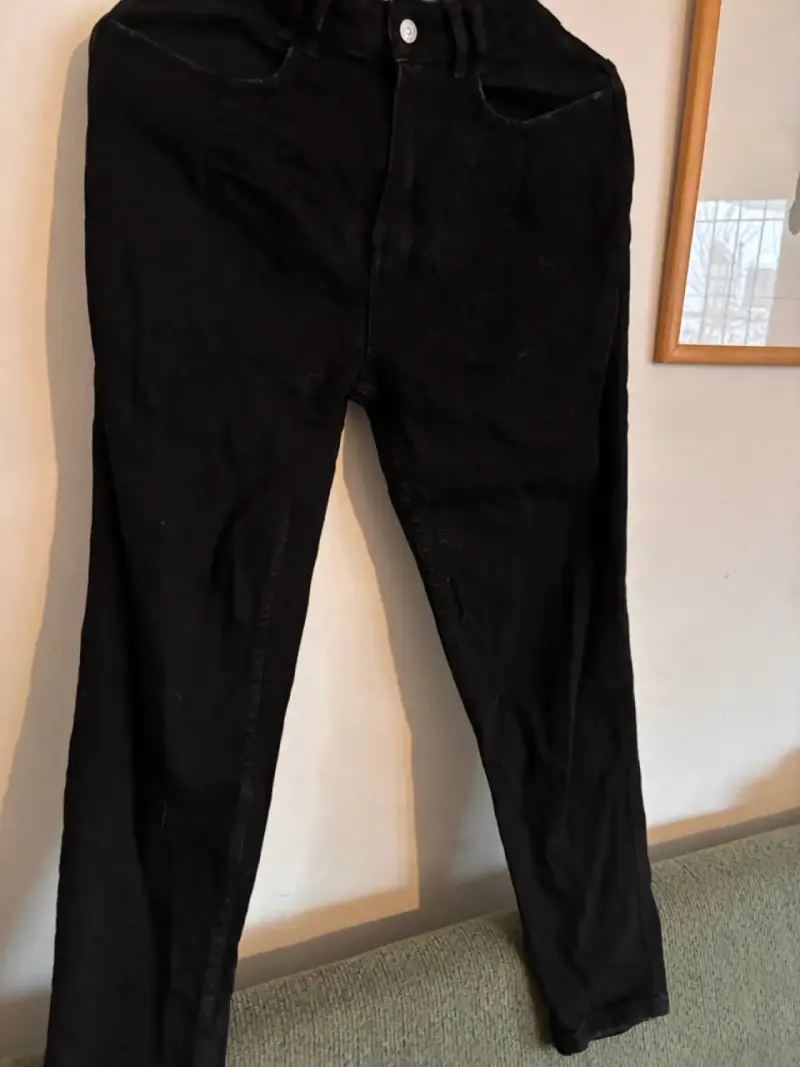 Mom jeans negros, tiro alto, talla 38 - 2