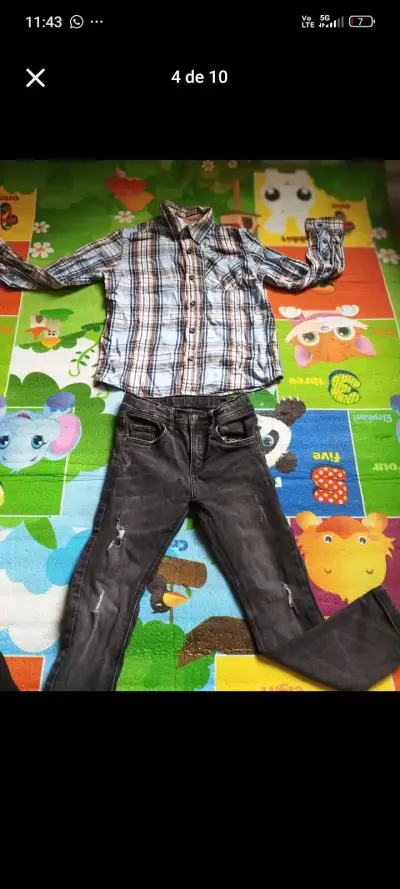 Conjunto de ropa infantil Coach con jeans negros - miniatura 3