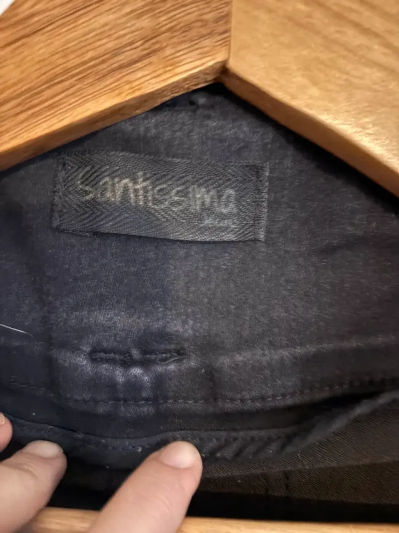 Jeans Flarie negros y elasticados, Santísima - 3