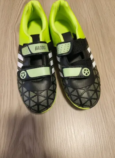 Zapatillas futbolito infantiles Baodisi. Talla 32 - miniatura 1
