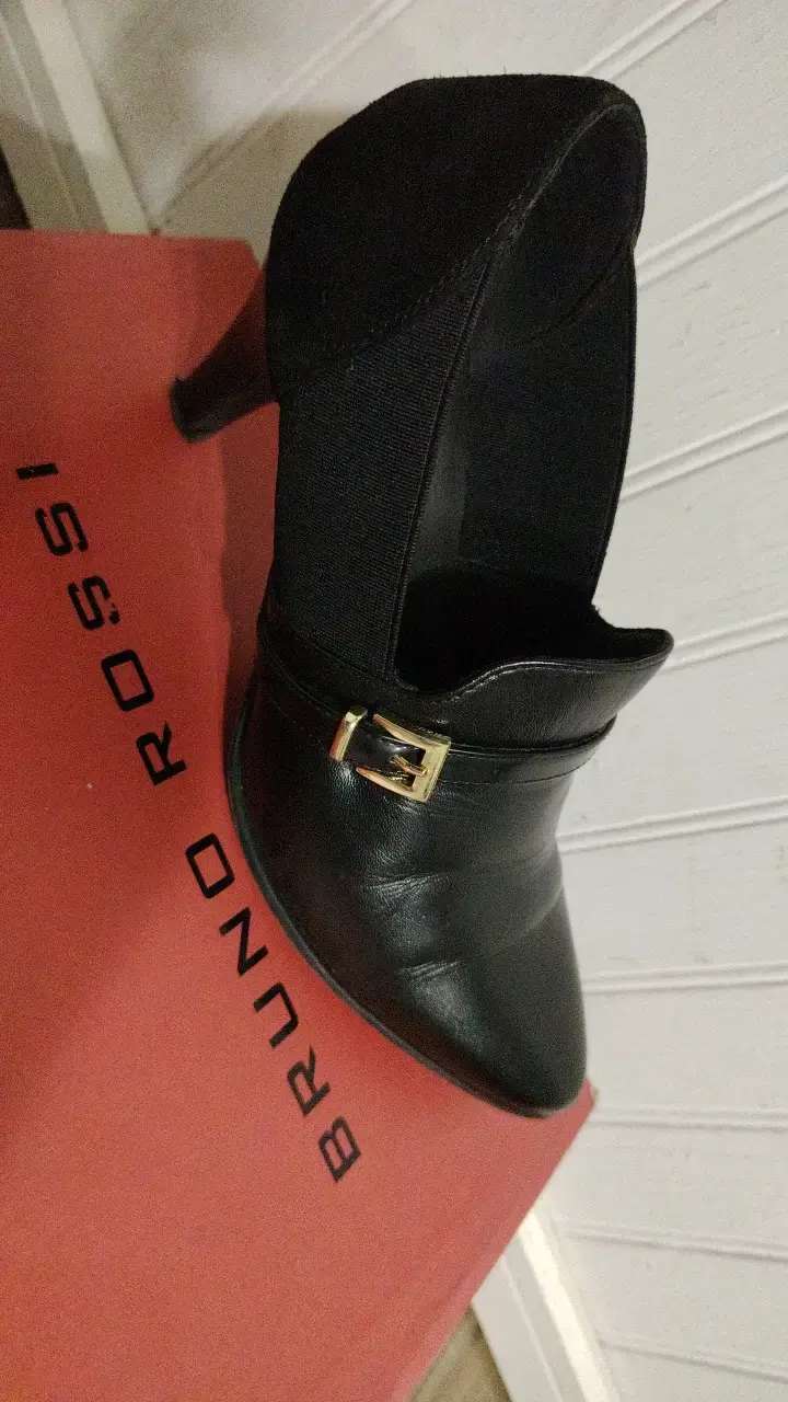 Zapatos de cuero negro Bruno Rossi con tacón - 2