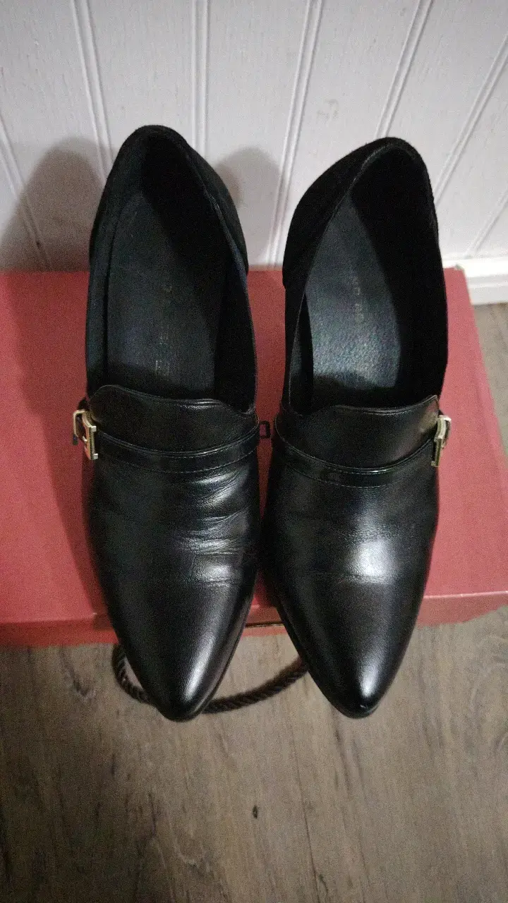 Zapatos de cuero negro Bruno Rossi con tacón - 3