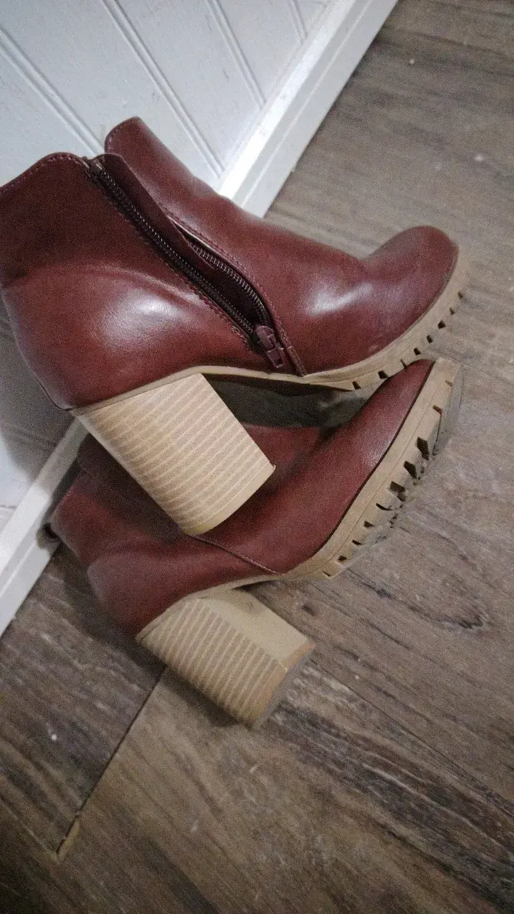 Botines de cuero marrón con tacón alto - 3