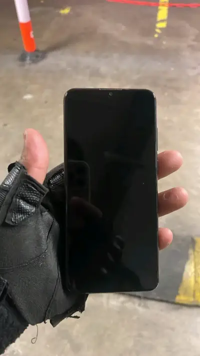Smartphone Huawei con triple cámara trasera - miniatura 3