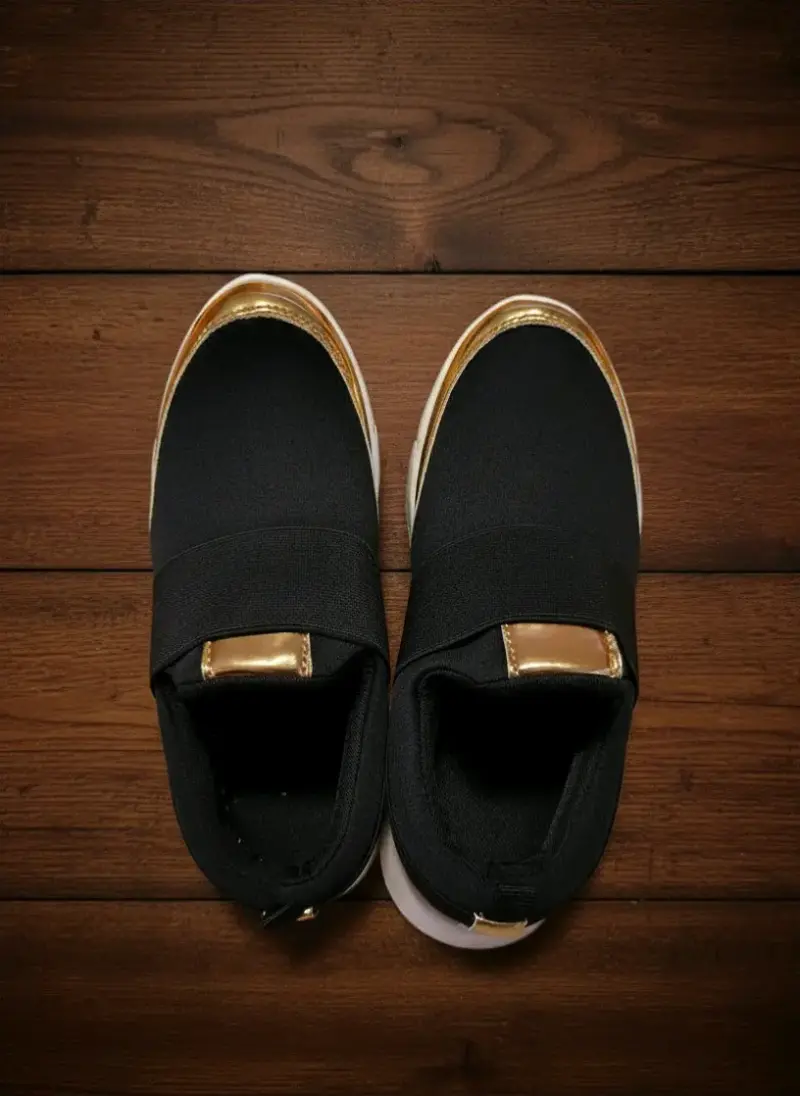 Zapatillas niña, negras con detalles dorados - 2