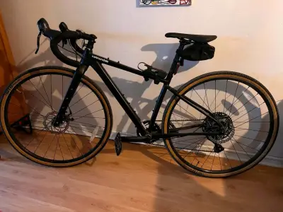 Bicicleta de Gravel Cannondale Negra - miniatura 1