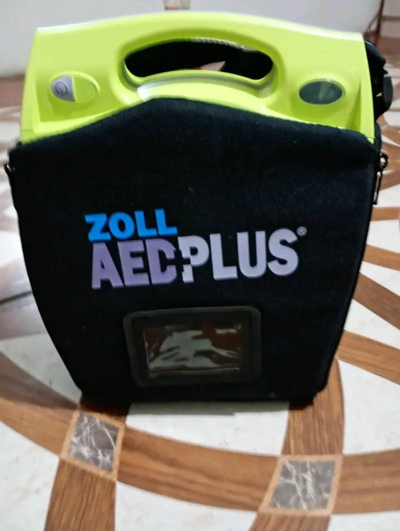 Desfibrilador Externo Automático Zoll AED Plus - 3