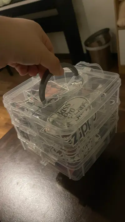 Caja organizadora transparente con stickers variados - miniatura 1