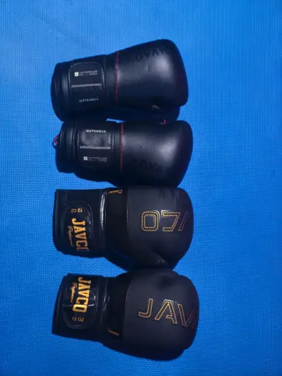 Guantes de boxeo negros Outshock y Javco 12 oz - miniatura 1