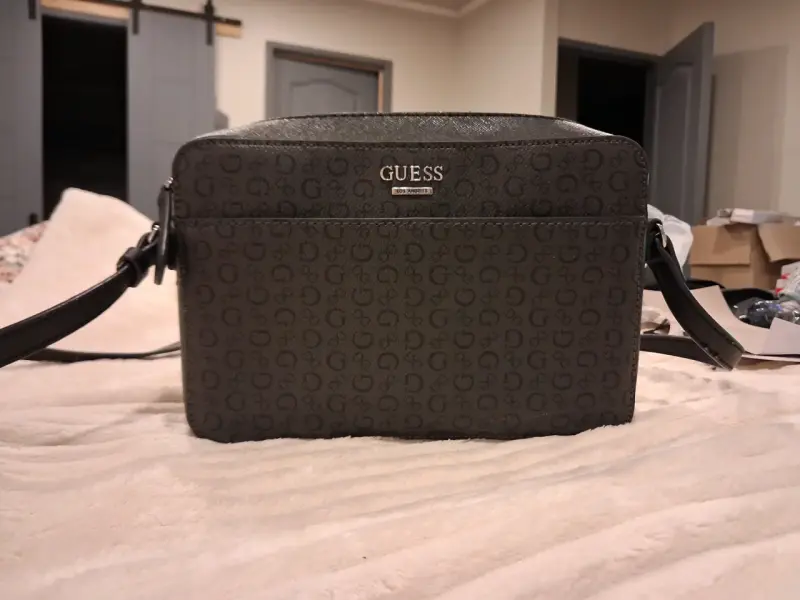 Bolso bandolera Guess negro elegante - 7