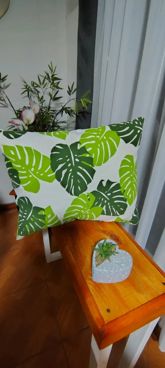 Cojines decorativos con estampados tropicales - 1