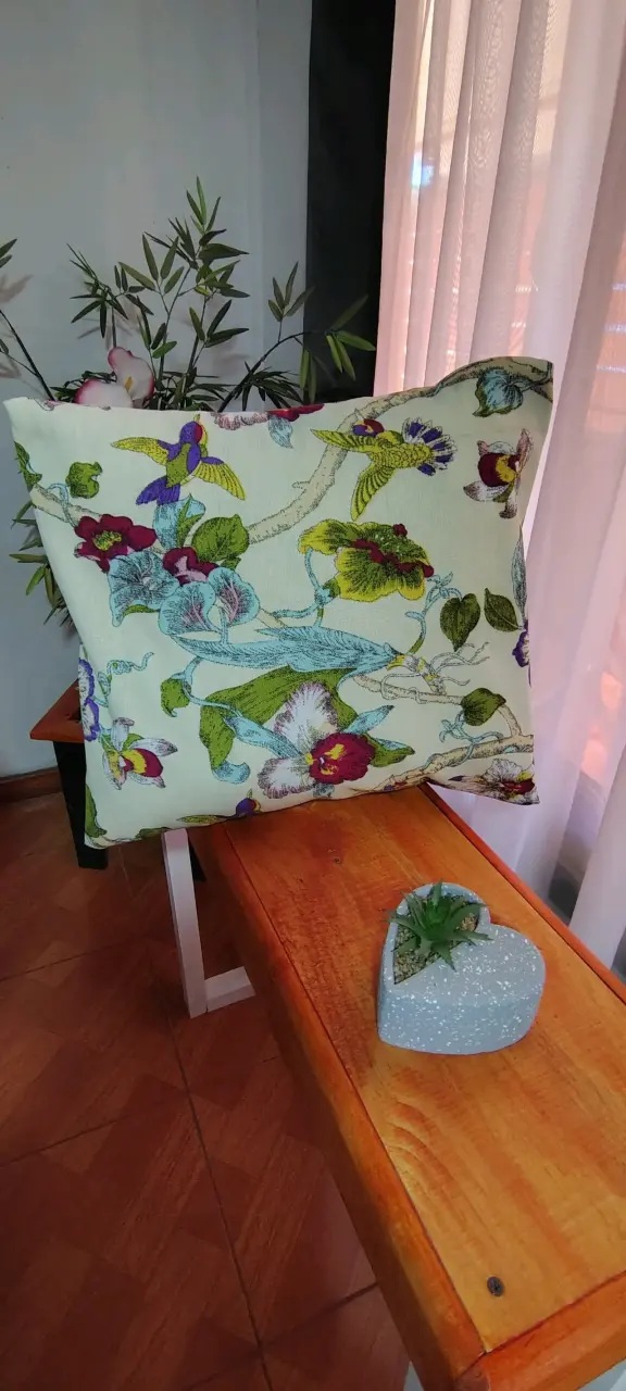 Cojines decorativos con estampados tropicales - 4