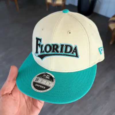 Gorra New Era Florida Snapback beige y turquesa - miniatura 1