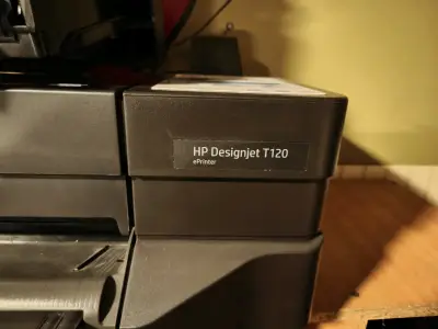 Impresora HP DesignJet T120 para planos y gráficos - miniatura 4
