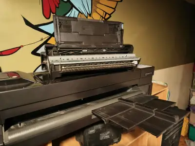 Impresora HP DesignJet T120 para planos y gráficos - miniatura 6