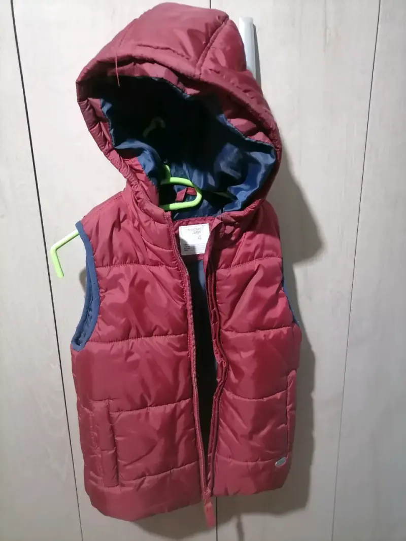 Chaqueta acolchado infantil rojo con capucha