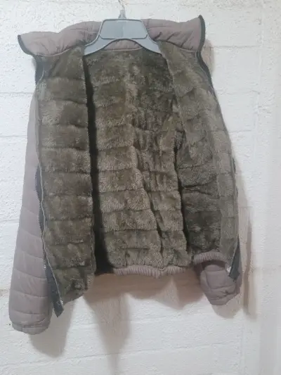 Chaqueta acolchada marrón para mujer - miniatura 2
