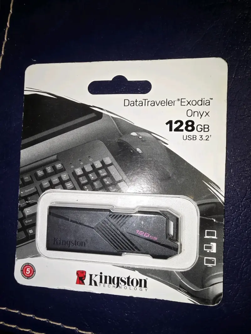 Pendrive Kingston DataTraveler Exodia 128GB US - 1