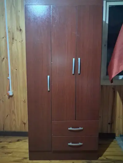 Closet 3 puertas 2 cajones - miniatura 1