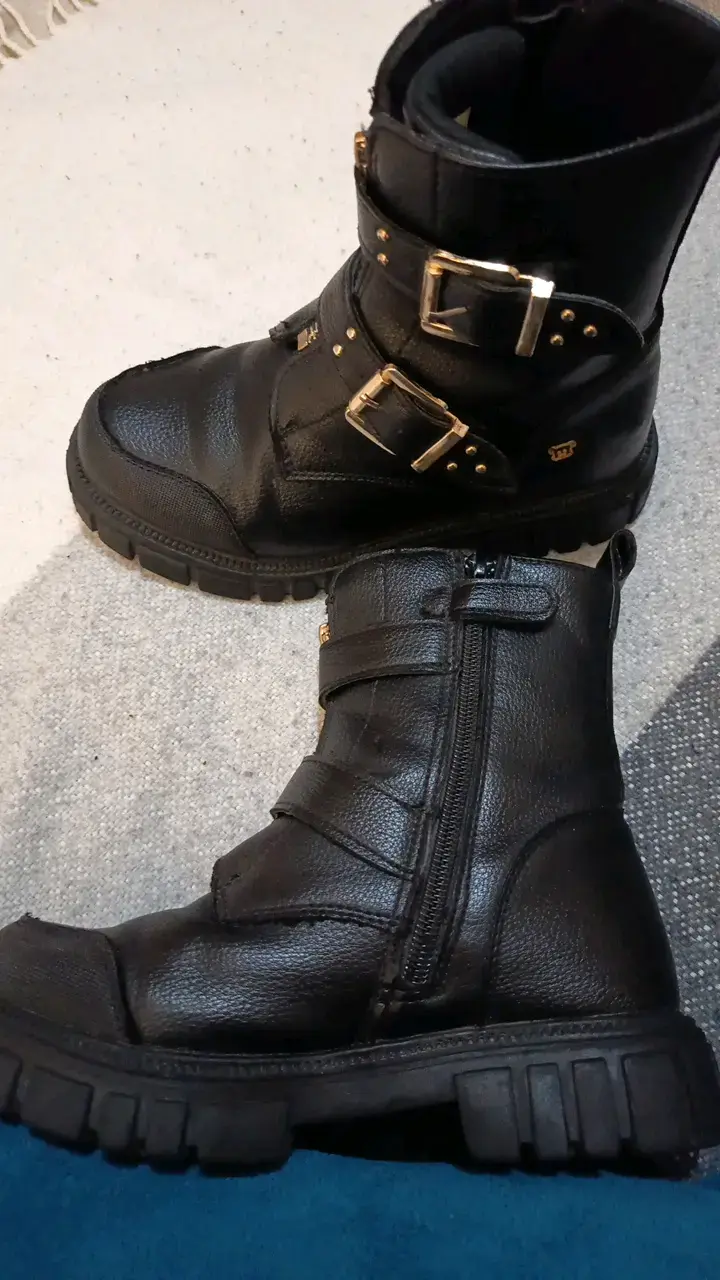 Botas pillín negras de cuero con hebillas doradas - 3