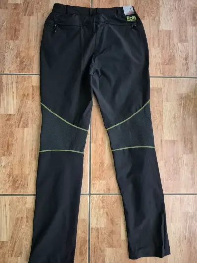 Pantalones outdoor negros con detalles verdes ECR - miniatura 2