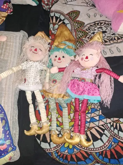 Muñecos de tela artesanales con ropa colorida - miniatura 2