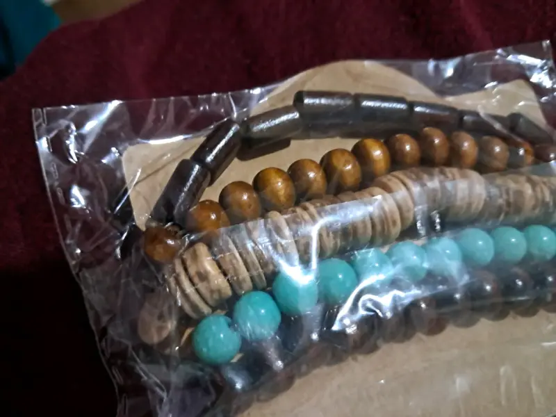 Set de pulseras de cuentas de madera y turquesa - 2
