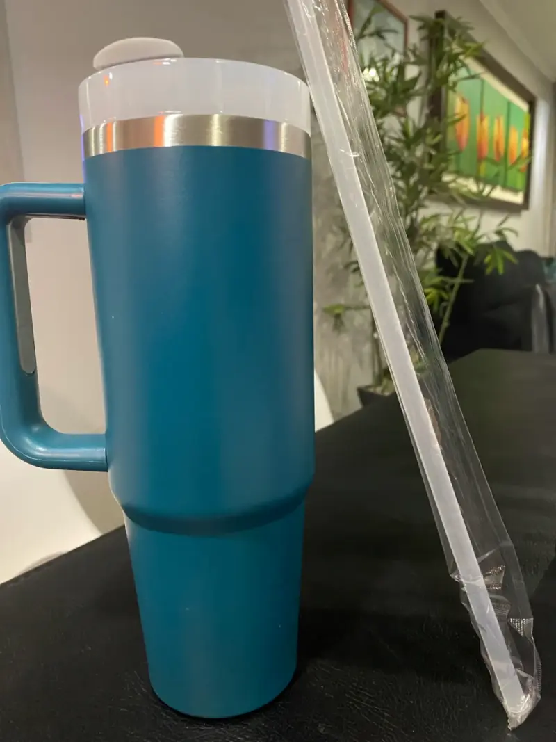 Vaso térmico azul con tapa y pajilla - 3