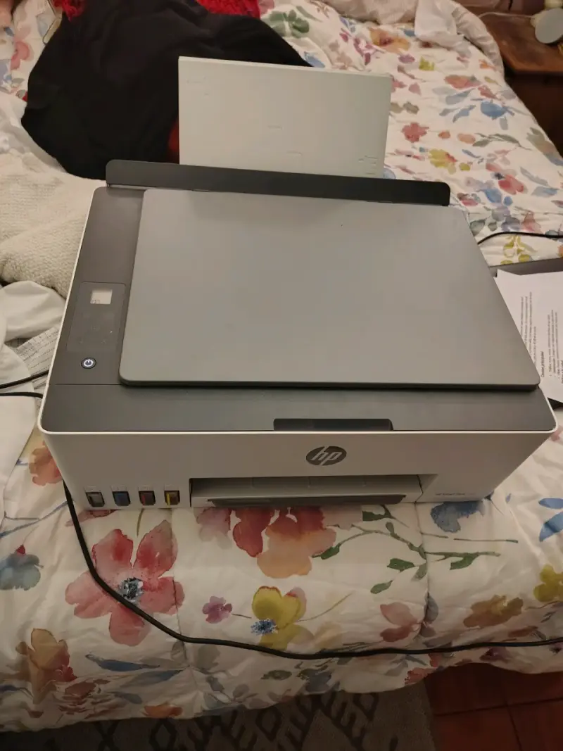 Impresora multifuncional HP con escáner - 1