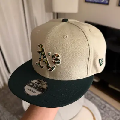 Gorra New Era 9Fifty Snapback A's Floral - miniatura 1
