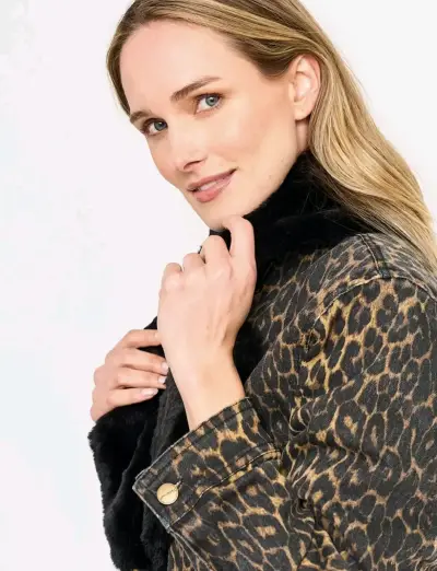 Abrigo de Leopardo con Cuello de Piel Sintética - miniatura 2