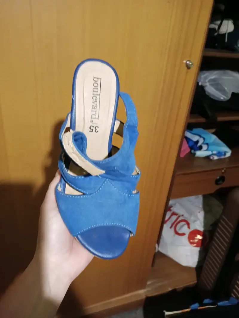 Sandalias de tacón azul con plataforma de corcho - 2