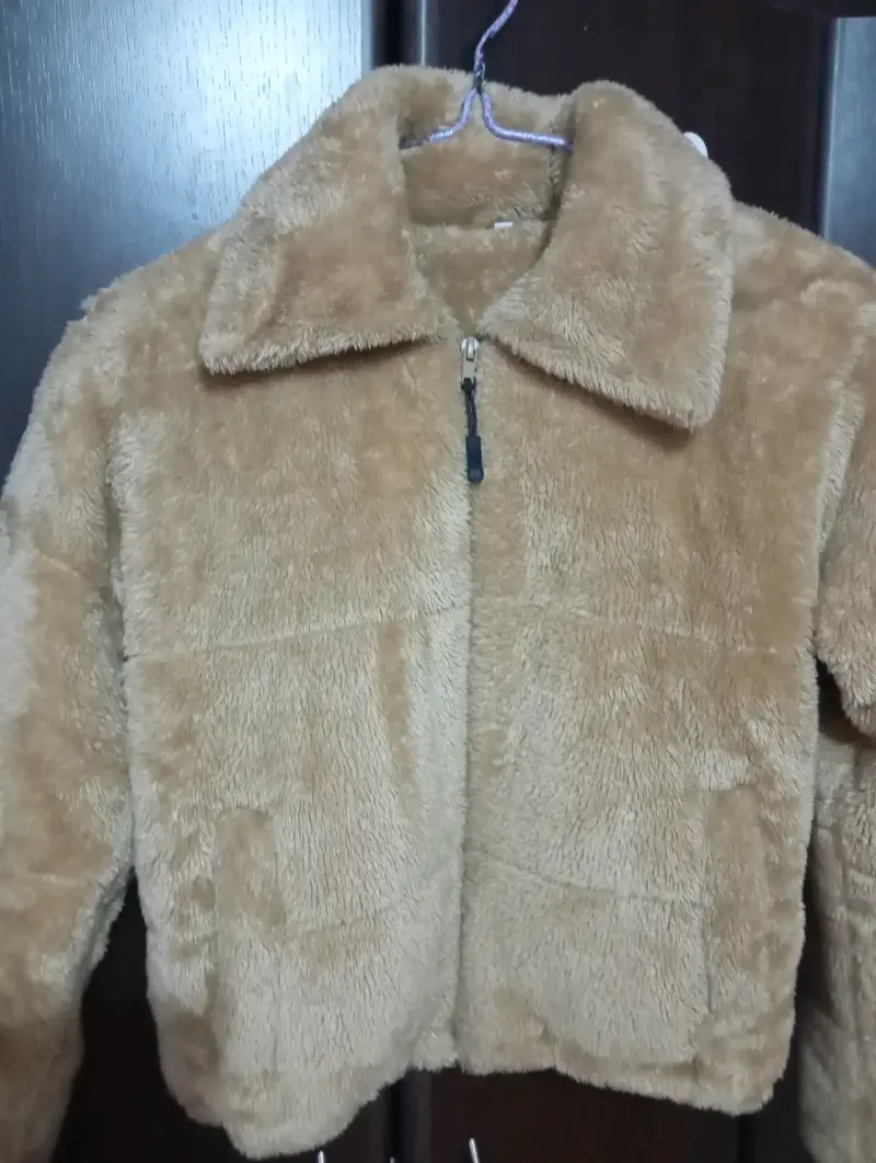 Chaqueta de peluche beige para mujer - 1