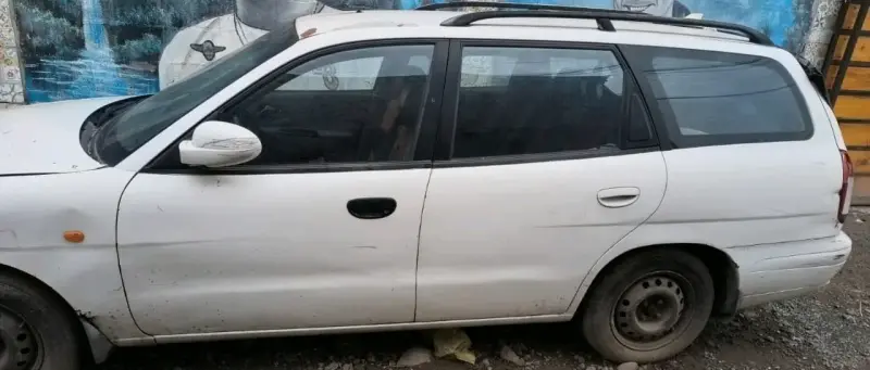 Auto usado en buen estado para repuestos - 3