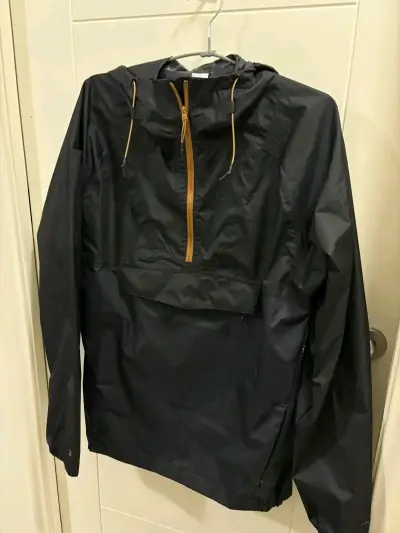 Cortaviento Negro con Capucha DECATHLON - miniatura 1