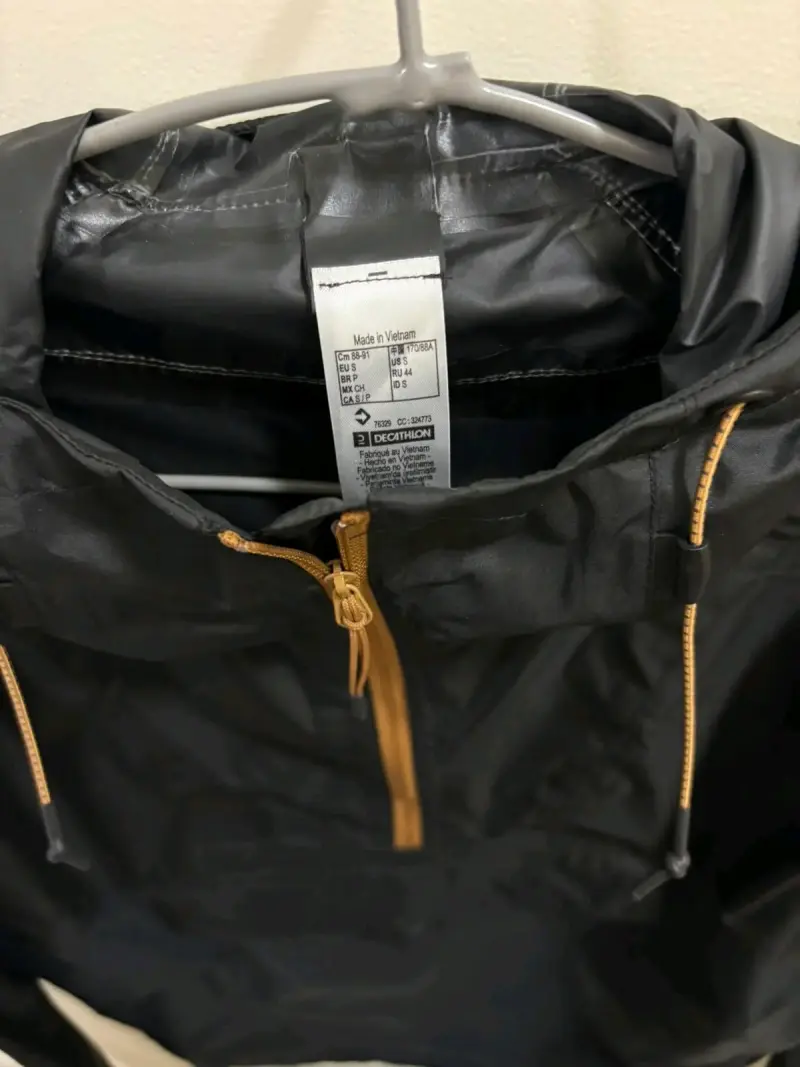 Cortaviento Negro con Capucha DECATHLON - 3