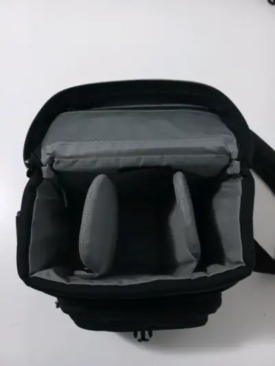 Bolso para cámara Lowepro Nova 1 AW negro - miniatura 4
