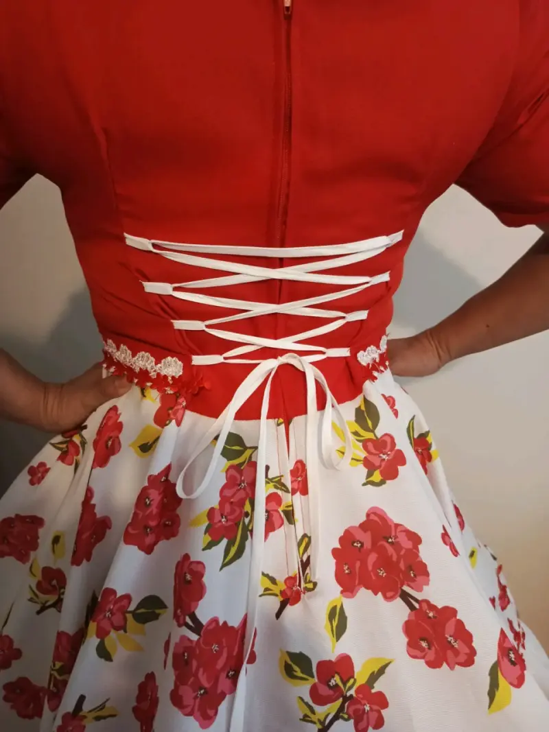 Vestido de Fiesta Folclórico Rojo y Blanco con Encaje - 2