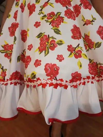 Vestido de Fiesta Folclórico Rojo y Blanco con Encaje - miniatura 5