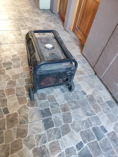 Generador eléctrico portátil Torini usado - miniatura 2